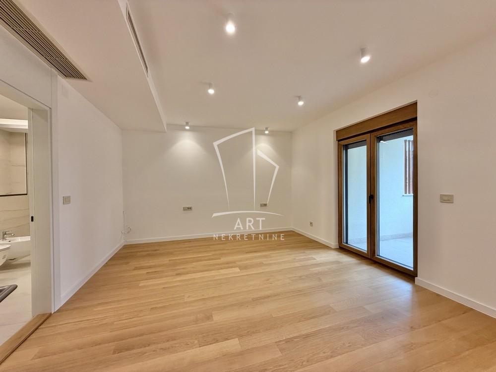 Slika 8 - Požarevačka,  Lokal za izdavanje, 147m2, 3.480€