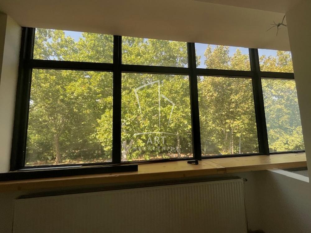 Slika 9 - Bulevar oslobođenja,  Lokal za izdavanje, 120m2, 1.200€