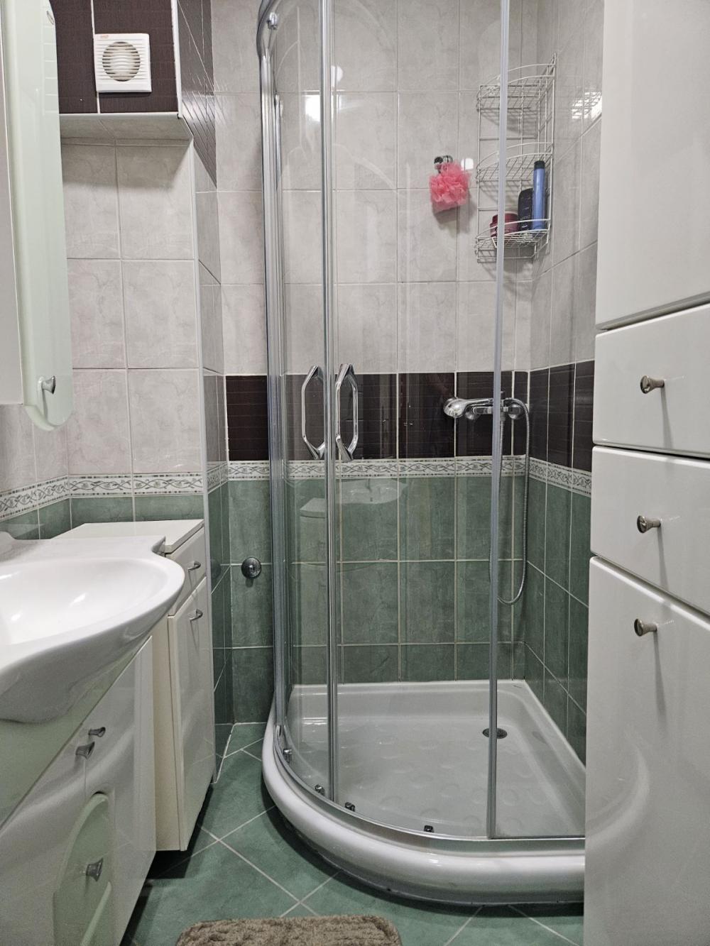 Slika 10 - Dimitrija Tucovića, Trosoban stan za izdavanje, 63m2, 900€