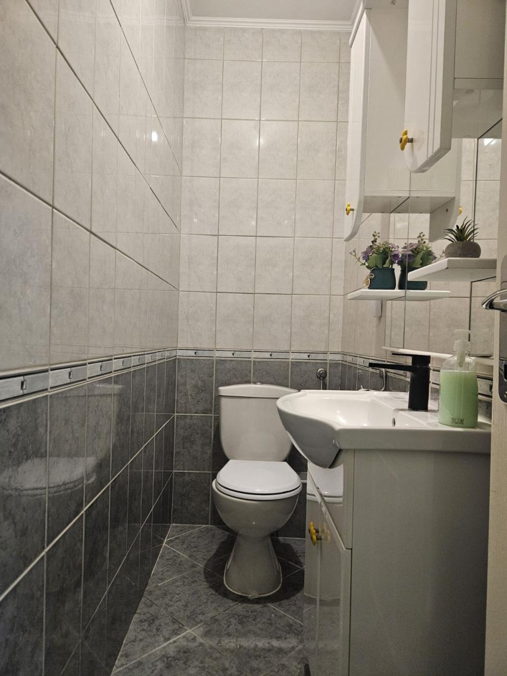 Slika 9 - Dimitrija Tucovića, Trosoban stan za izdavanje, 63m2, 900€