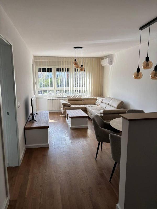 Slika 1 - Banatska, Dvosoban stan za izdavanje, 45m2, 750€