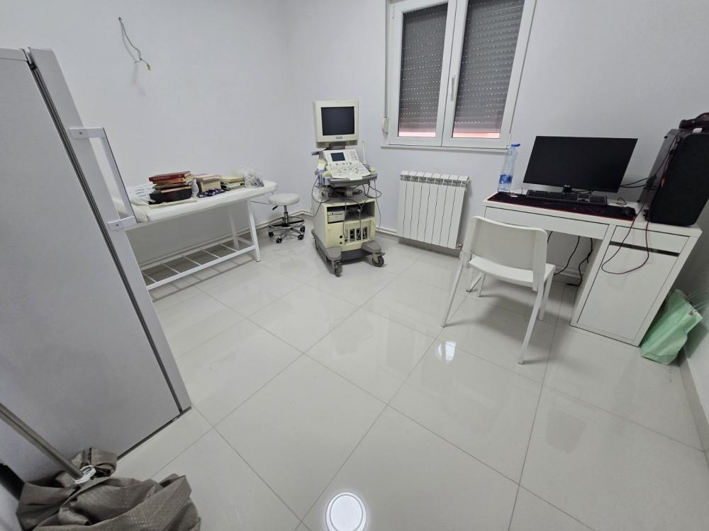 Slika 9 - Mihaila Šolohova,  Kuća za izdavanje, 315m2, 2.200€