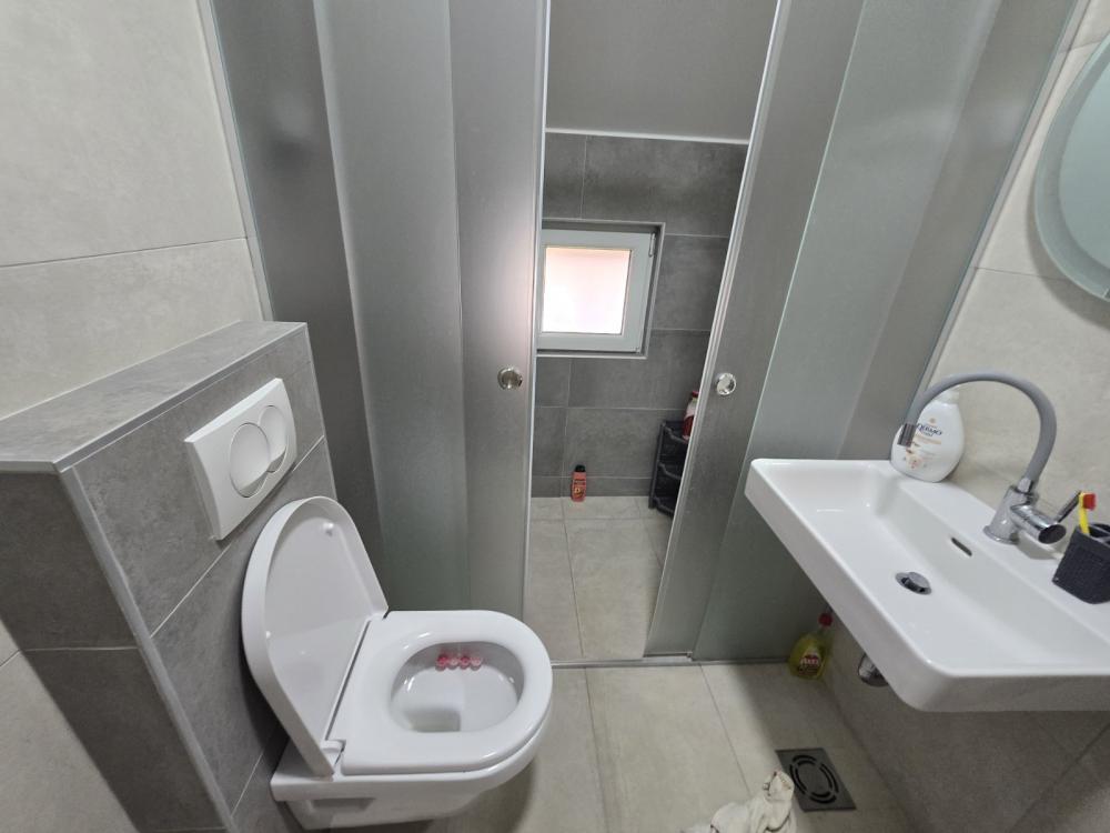 Slika 5 - Mihaila Šolohova,  Kuća za izdavanje, 315m2, 2.200€