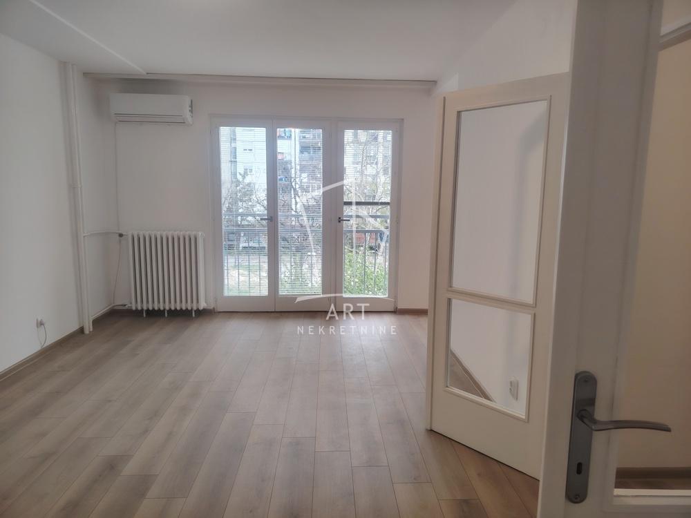 Glavna slika -Jurija Gagarina, Trosoban stan za izdavanje, 76m2, 1.000€