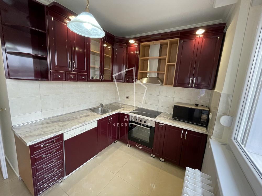 Slika 8 - Senjačka,  Lokal za izdavanje, 135m2, 1.350€