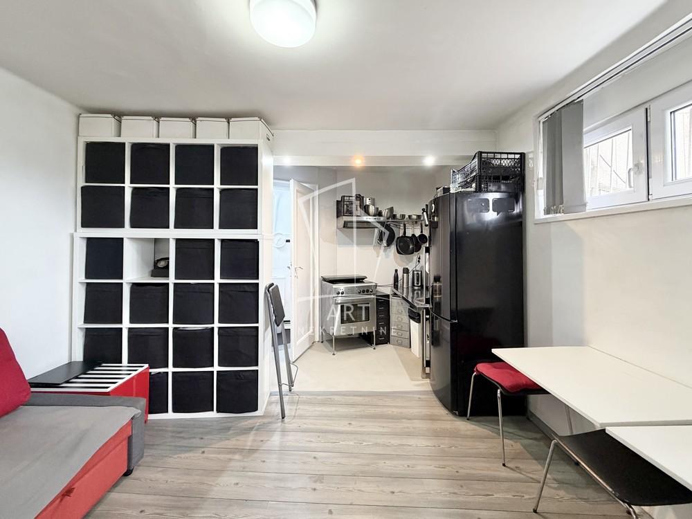 Slika 1 - Trg Nikole Pašića, Jednoiposoban stan na prodaju, 43m2, 300.000€