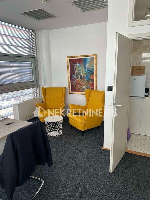 Glavna slika -Nemanjina,  Lokal za izdavanje, 32m2, 550€