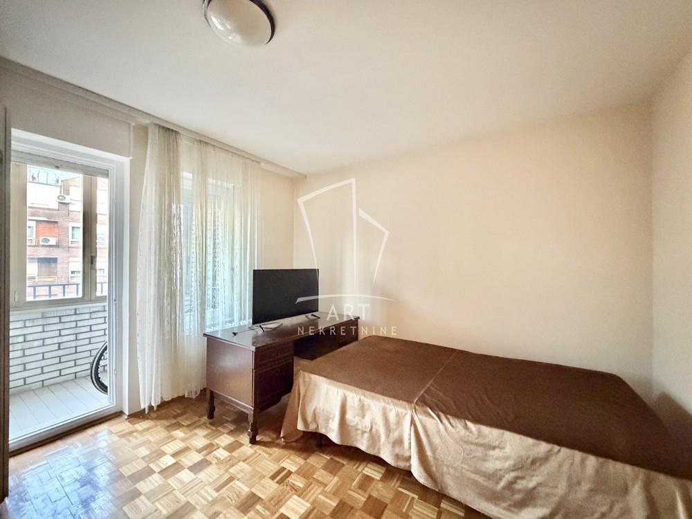 Slika 9 - Metohijska, Trosoban stan na prodaju, 88m2, 308.000€