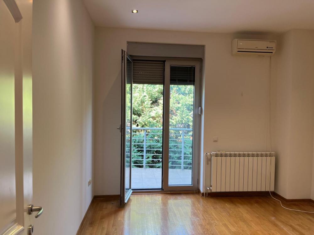 Slika 4 - Drinička,  Kuća za izdavanje, 220m2, 2.800€