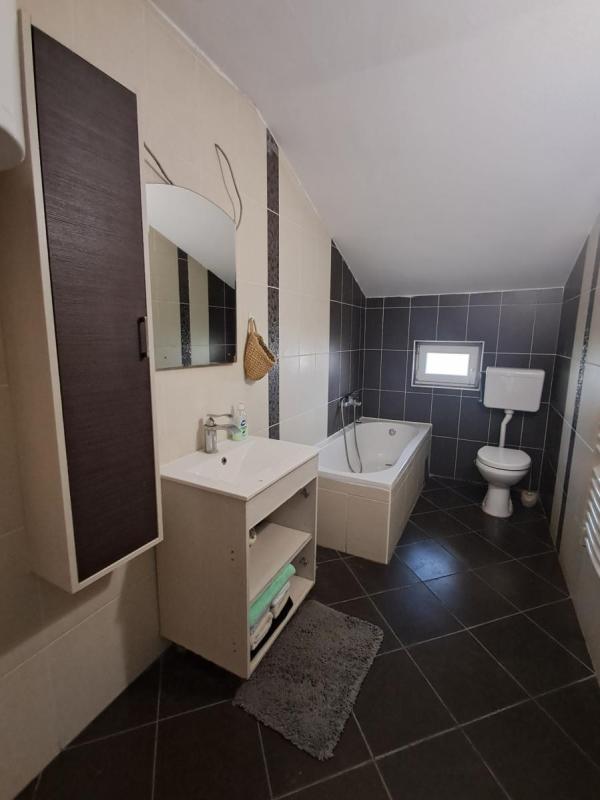 Slika 6 -  Kuća za izdavanje, 104m2, 900€