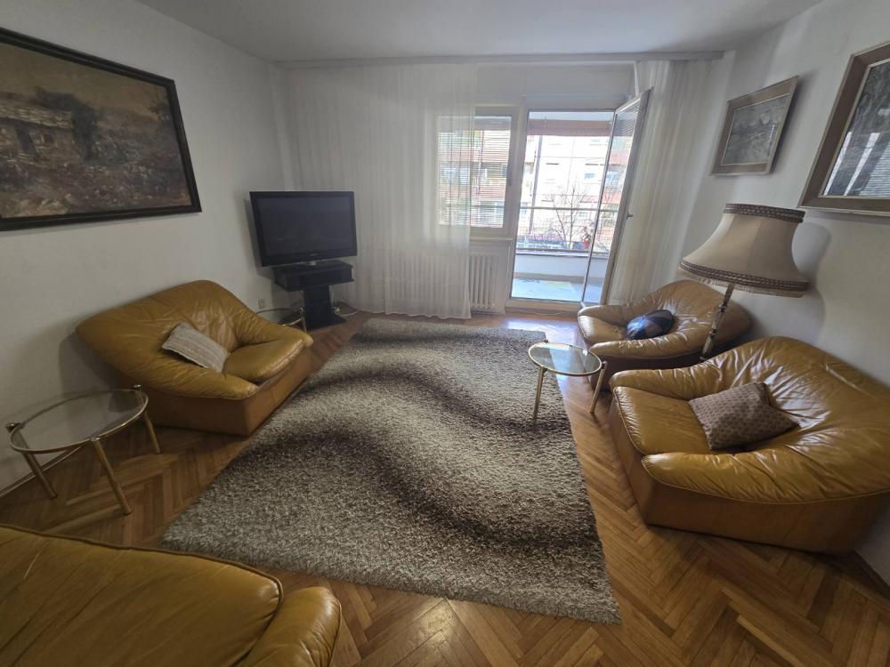 Slika 1 - Marka Čelebonovića, Trosoban stan za izdavanje, 90m2, 850€