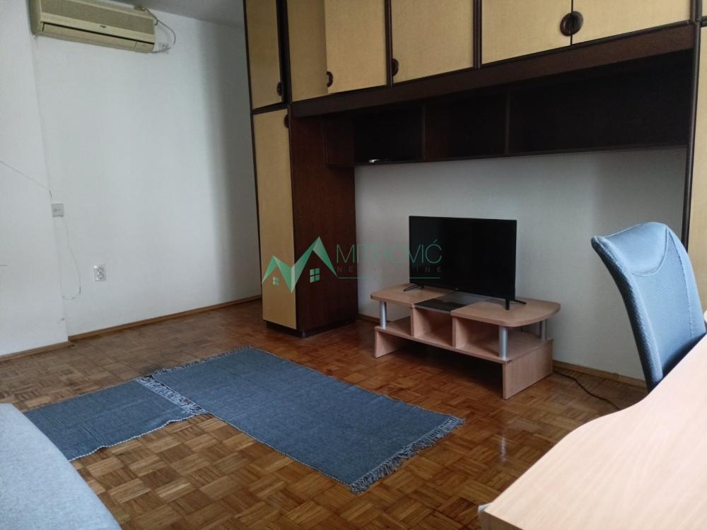 Slika 1 - Jednoiposoban stan za izdavanje, 37m2, 300€