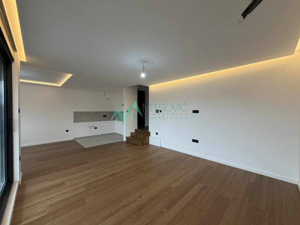 Glavna slika -Četvorosoban stan na prodaju, 116m2, 360.000€