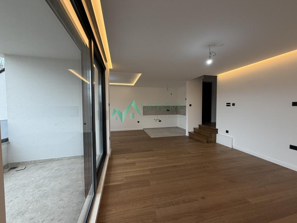 Slika 1 - Četvorosoban stan na prodaju, 116m2, 360.000€