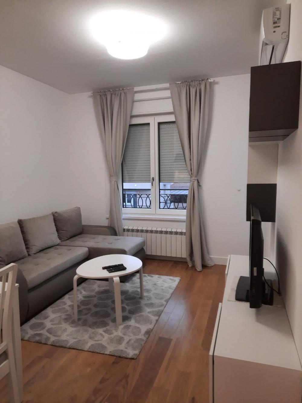 Slika 1 - Južni Bulevar, Dvosoban stan za izdavanje, 40m2, 700€