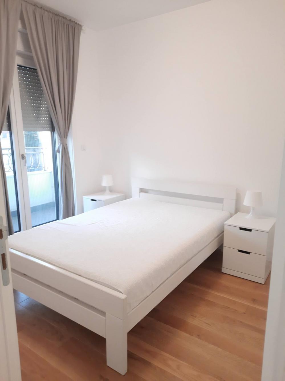 Slika 5 - Južni Bulevar, Dvosoban stan za izdavanje, 40m2, 700€