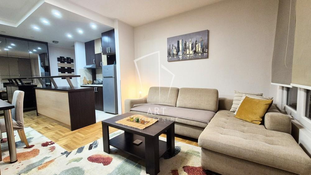 Glavna slika -Jovanke Radaković, Dvoiposoban stan za izdavanje, 53m2, 550€