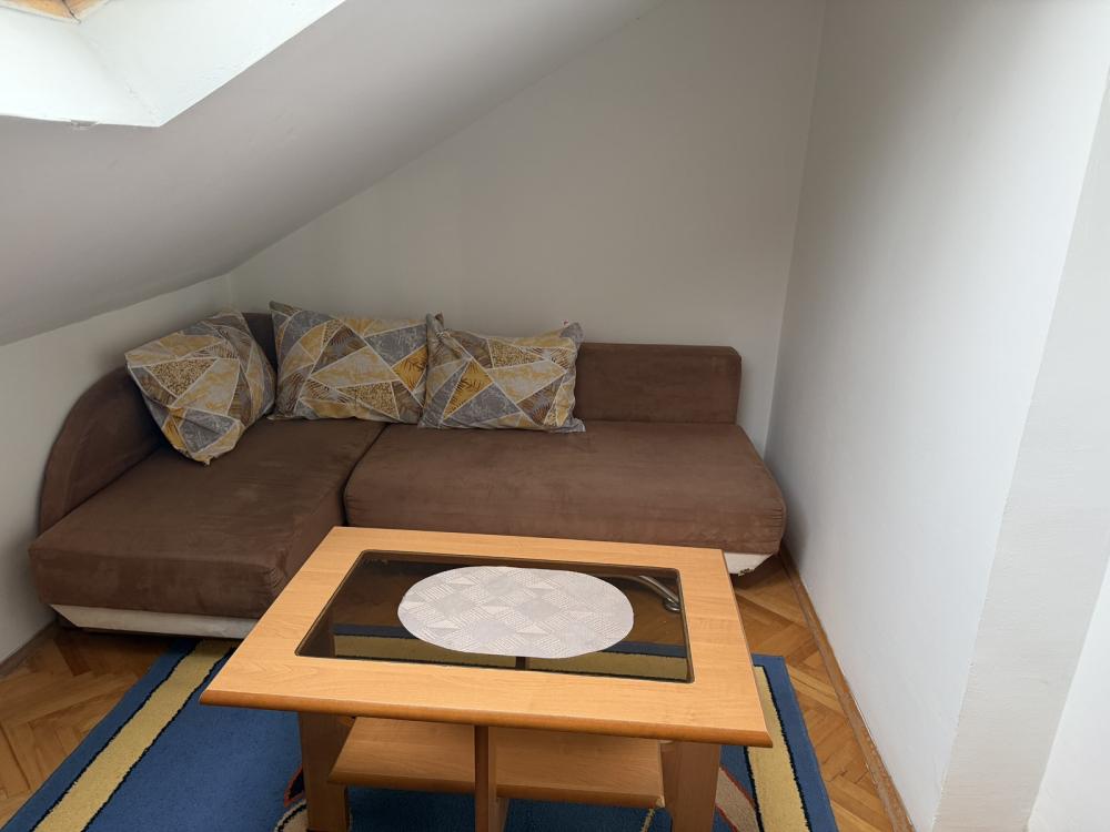 Slika 3 - Radnih brigada, Dvoiposoban stan za izdavanje, 40m2, 1€