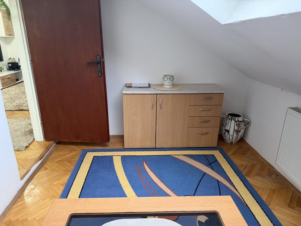 Slika 2 - Radnih brigada, Dvoiposoban stan za izdavanje, 40m2, 1€