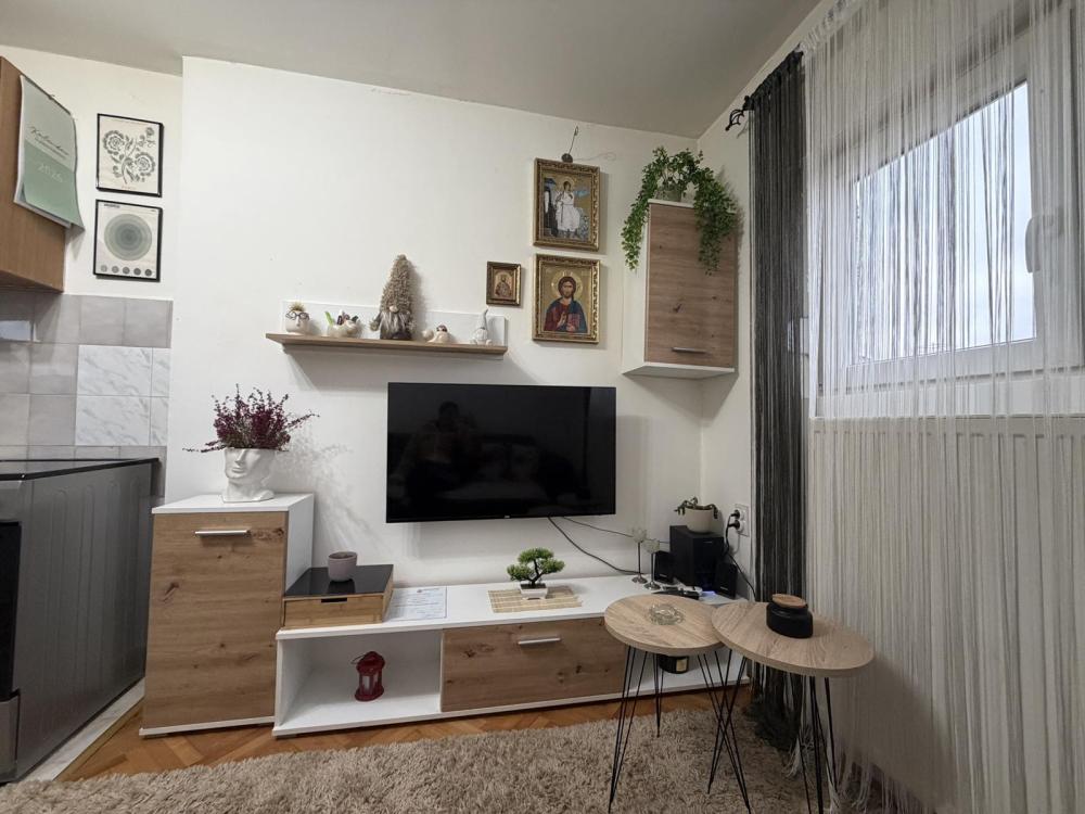 Slika 8 - Radnih brigada, Dvoiposoban stan za izdavanje, 40m2, 1€