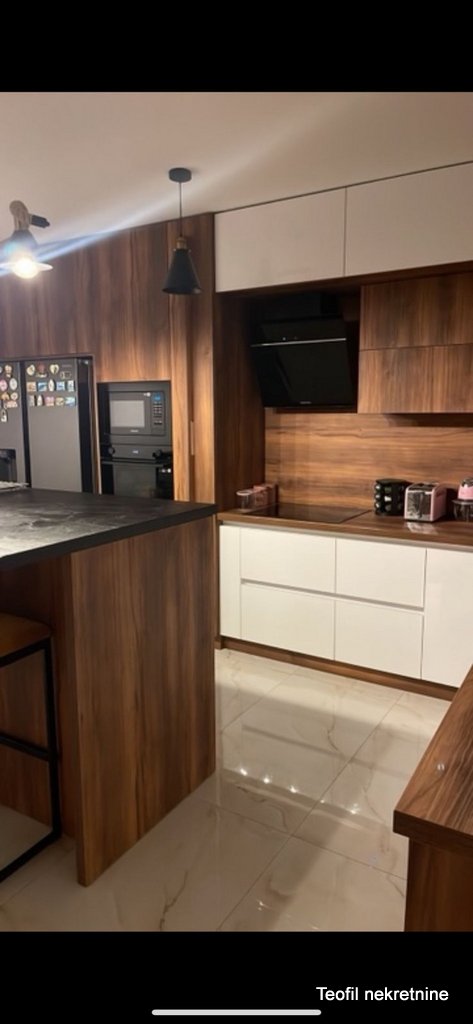 Slika 11 - Vladike Nikolaja Velimirovića,  Lokal na prodaju, 640m2, 720.000€