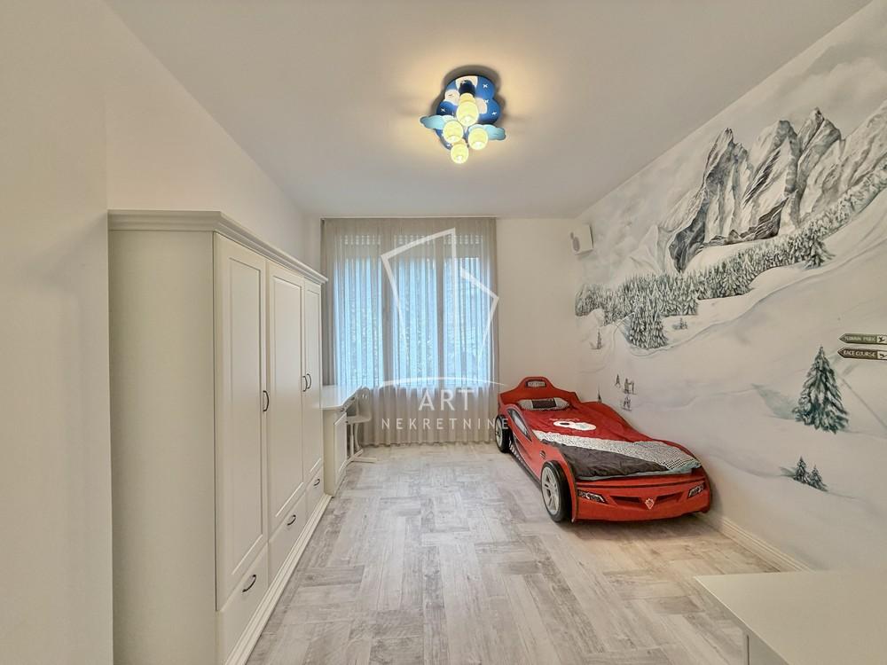 Slika 10 - General Živka Pavlovića,  Kuća za izdavanje, 222m2, 3.800€