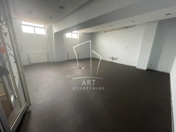 Slika 4 - Bulevar oslobođenja,  Lokal za izdavanje, 758m2, 10.920€