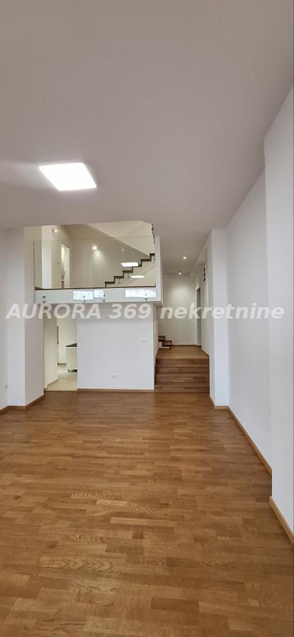 Slika 2 -  Kuća za izdavanje, 247m2, 1.700€