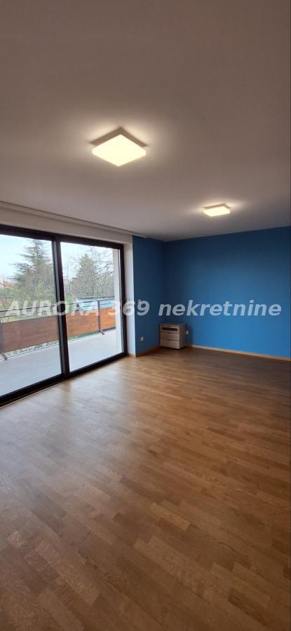 Slika 3 -  Kuća za izdavanje, 247m2, 1.700€