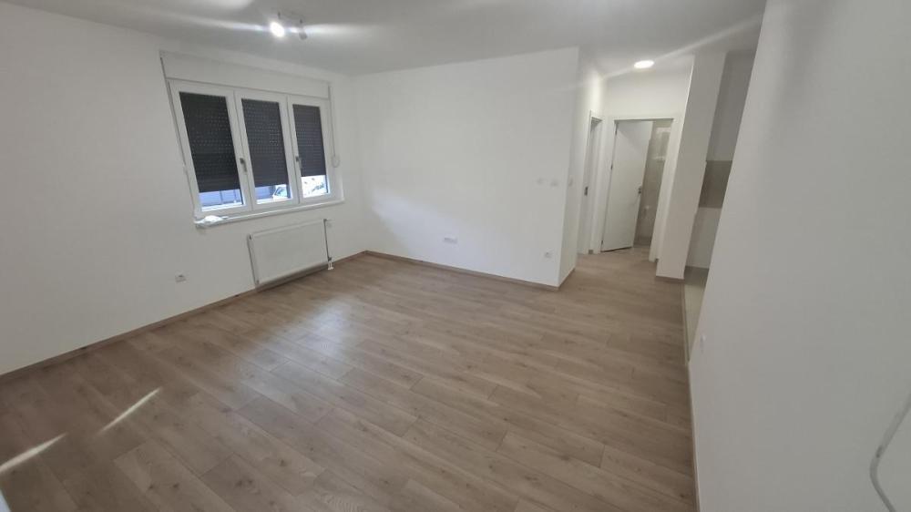 Glavna slika -Dvosoban stan za izdavanje, 44m2, 300€