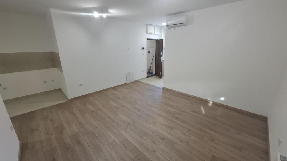 Slika 2 - Dvosoban stan za izdavanje, 44m2, 300€