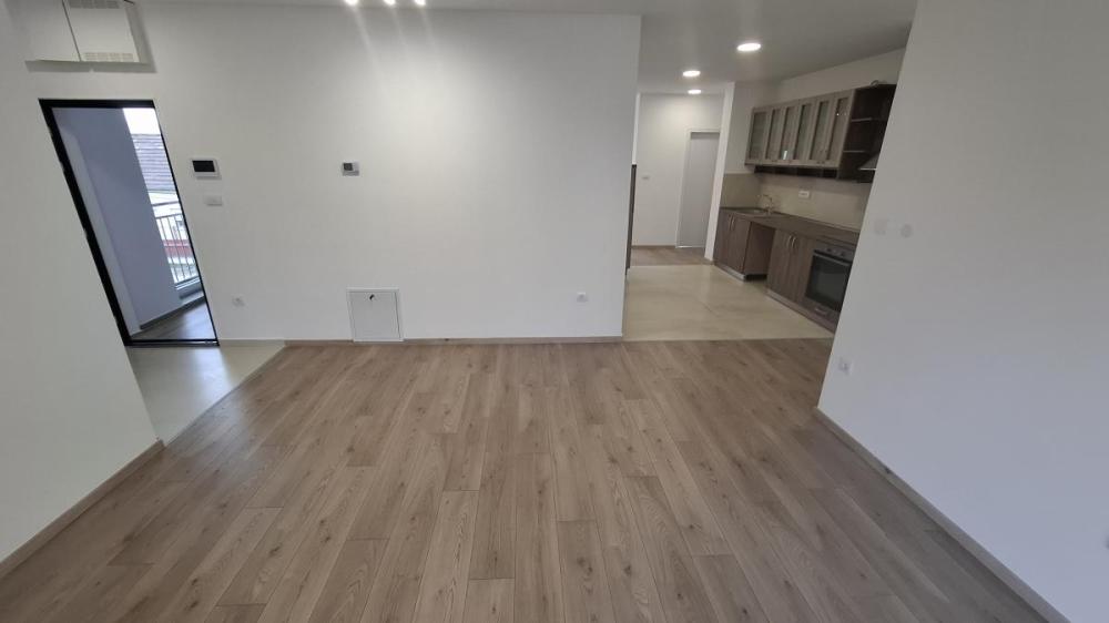 Slika 2 - Četvorosoban stan za izdavanje, 88m2, 600€