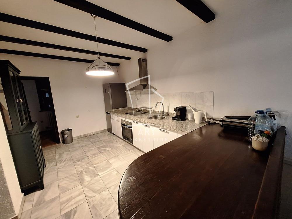 Slika 9 - Veselina Masleše,  Kuća za izdavanje, 152m2, 1.300€