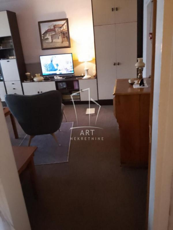 Slika 2 - Vlade Aksentijevića, Dvoiposoban stan na prodaju, 68m2, 135.000€