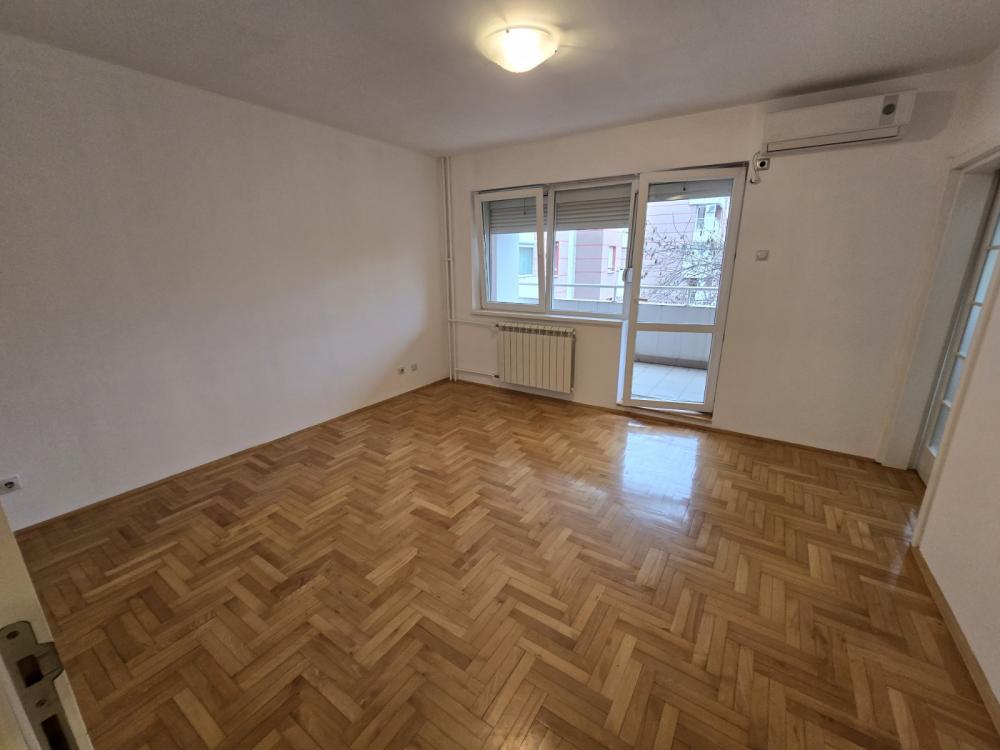 Slika 2 - Nede Spasojević, Dvosoban stan za izdavanje, 76m2, 650€