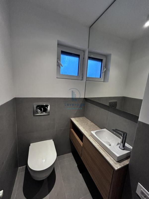 Slika 7 - Braće Jugovića, Trosoban stan za izdavanje, 130m2, 1.800€