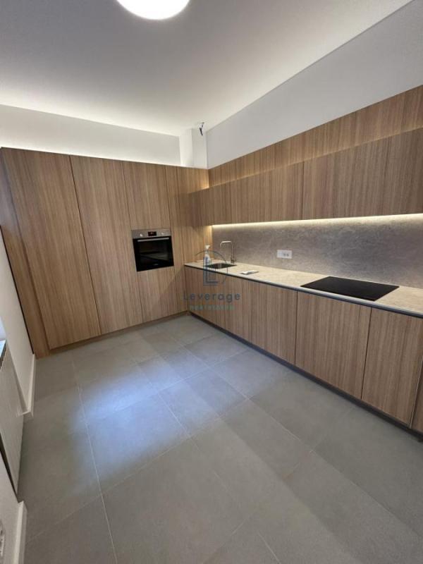 Slika 5 - Braće Jugovića, Trosoban stan za izdavanje, 130m2, 1.800€