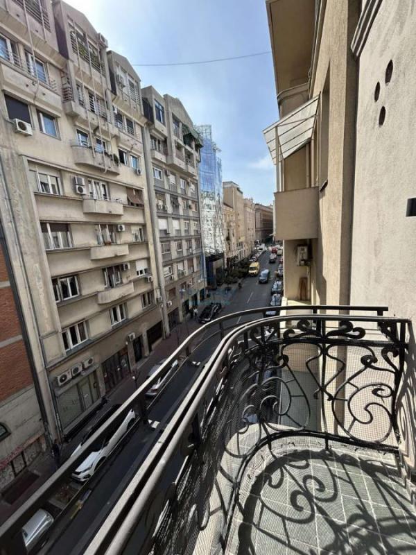 Slika 1 - Braće Jugovića, Trosoban stan za izdavanje, 130m2, 1.800€