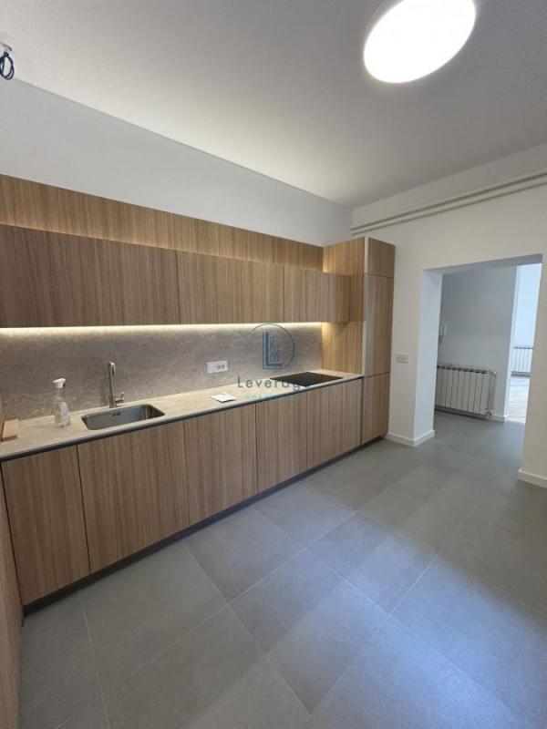 Slika 4 - Braće Jugovića, Trosoban stan za izdavanje, 130m2, 1.800€