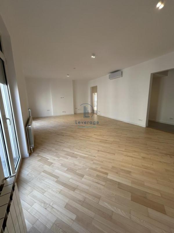 Slika 10 - Braće Jugovića, Trosoban stan za izdavanje, 130m2, 1.800€