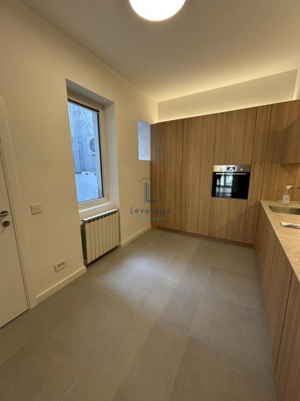 Slika 3 - Braće Jugovića, Trosoban stan za izdavanje, 130m2, 1.800€