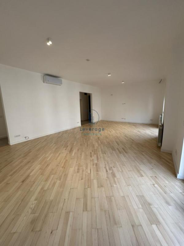 Slika 8 - Braće Jugovića, Trosoban stan za izdavanje, 130m2, 1.800€