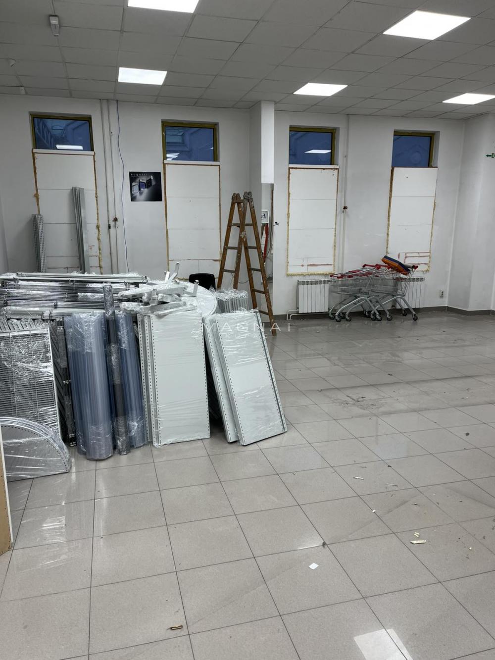 Slika 3 - Bulevar Kralja Aleksandra,  Lokal za izdavanje, 135m2, 1.500€