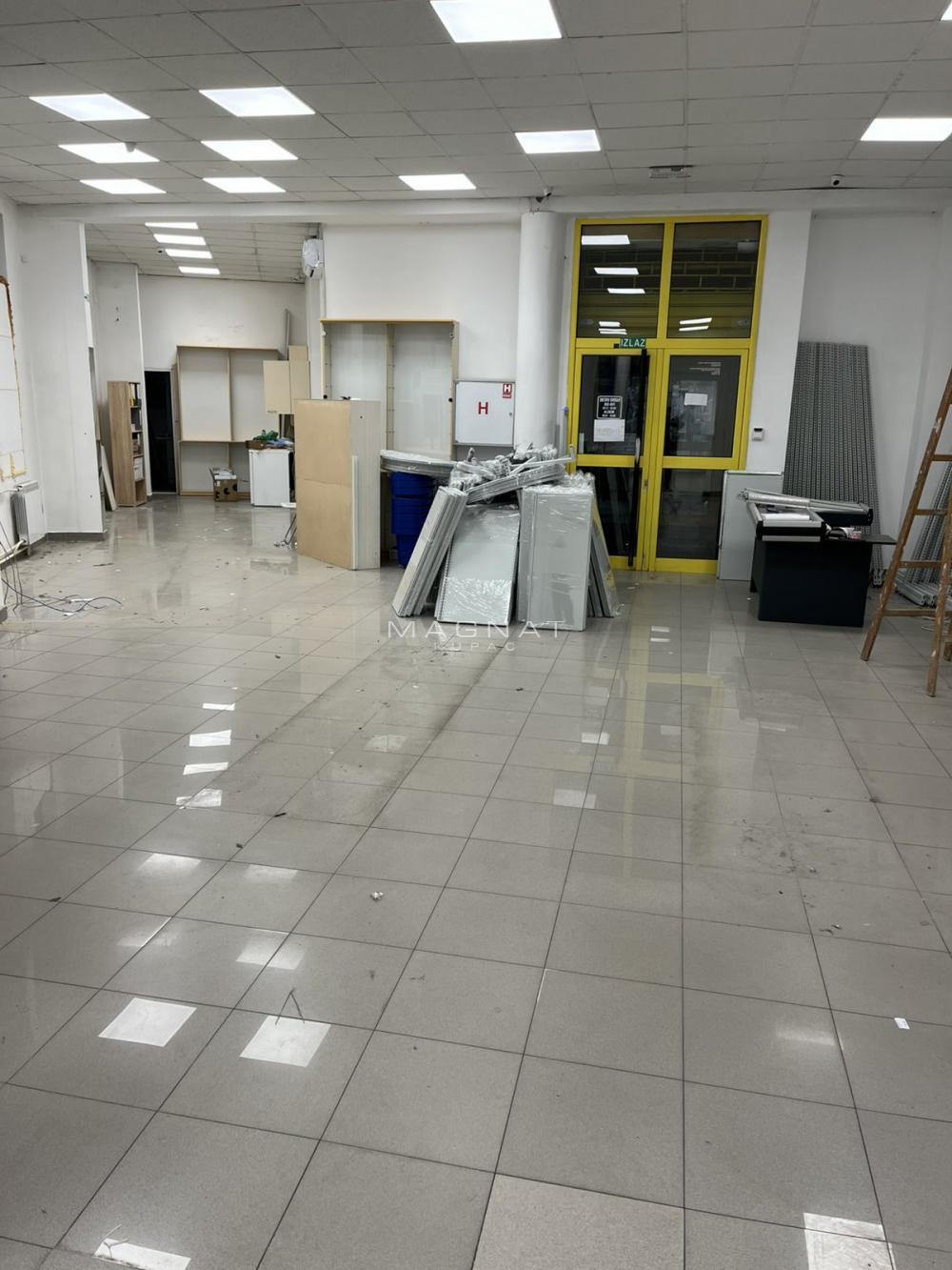 Glavna slika -Bulevar Kralja Aleksandra,  Lokal za izdavanje, 135m2, 1.500€