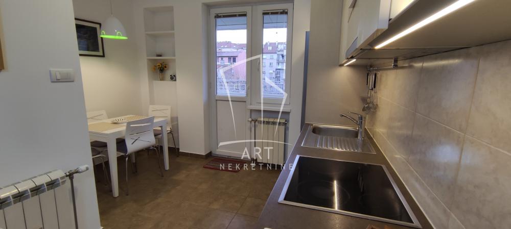 Slika 11 - Cara Uroša, Dvosoban stan za izdavanje, 55m2, 800€