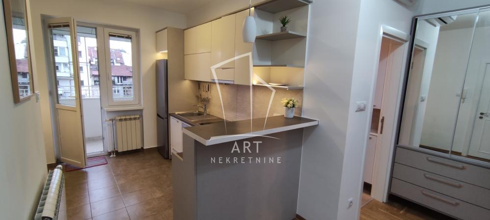 Slika 1 - Cara Uroša, Dvosoban stan za izdavanje, 55m2, 800€