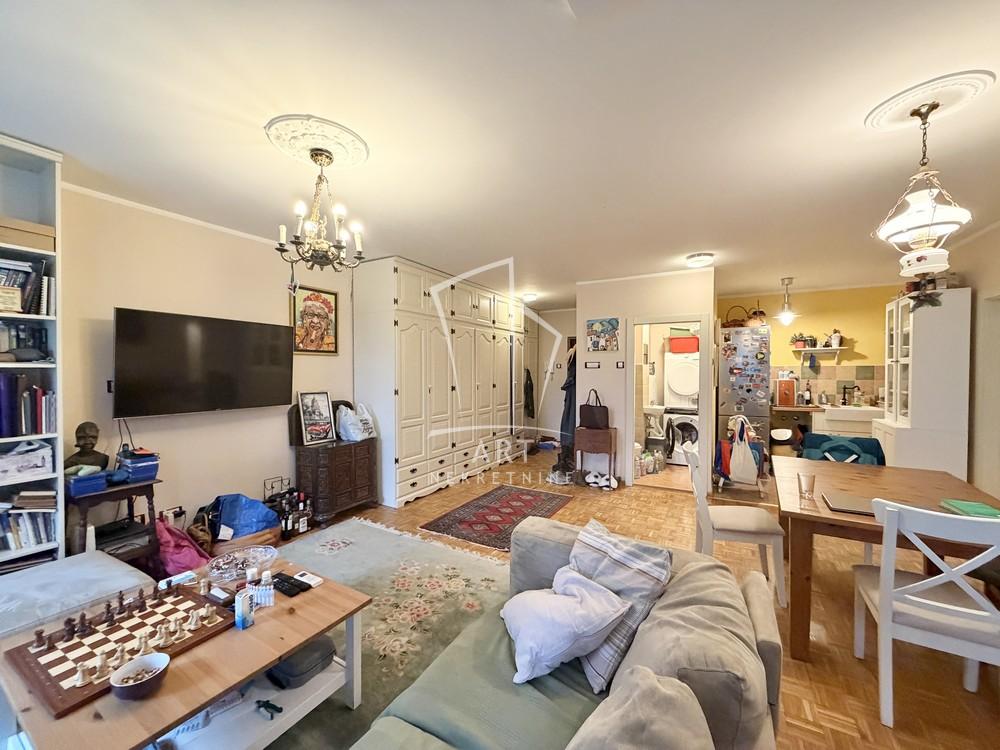 Slika 2 - Crnotravska, Dvoiposoban stan na prodaju, 75m2, 230.000€