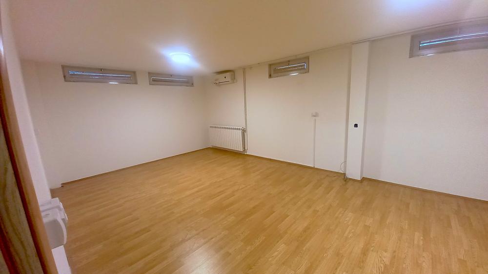 Slika 8 - Užička,  Kuća za izdavanje, 200m2, 4.200€