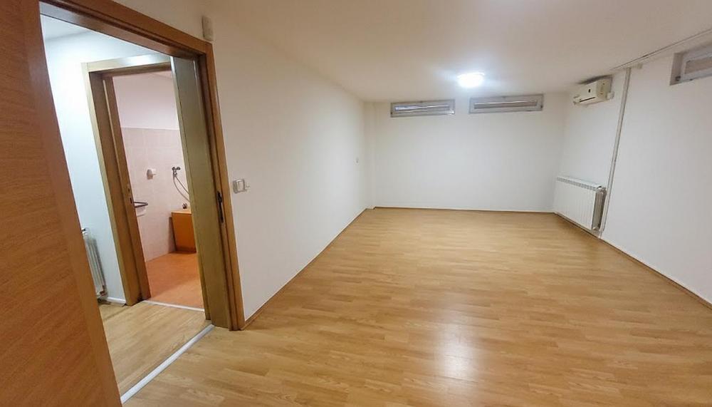 Slika 10 - Užička,  Kuća za izdavanje, 200m2, 4.200€