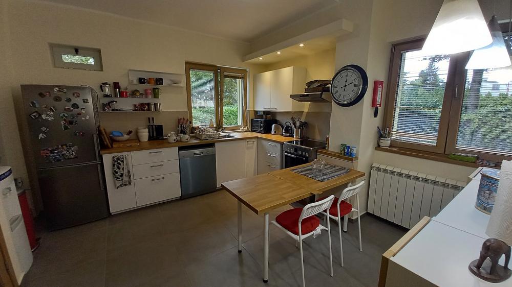 Slika 7 - Užička,  Kuća za izdavanje, 200m2, 4.200€